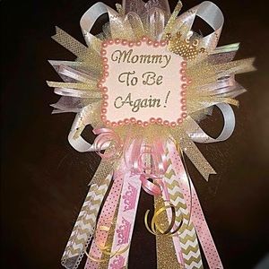 Personalized Baby shower pins for Family